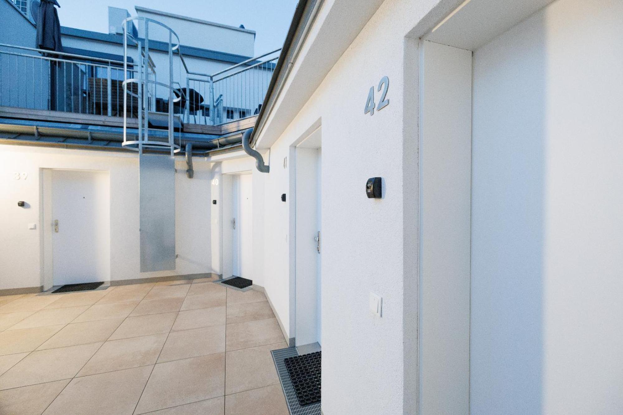 Symphony Apartments 42 - Modern Loft With Terrace And Grill In Central Location Vienne Extérieur photo
