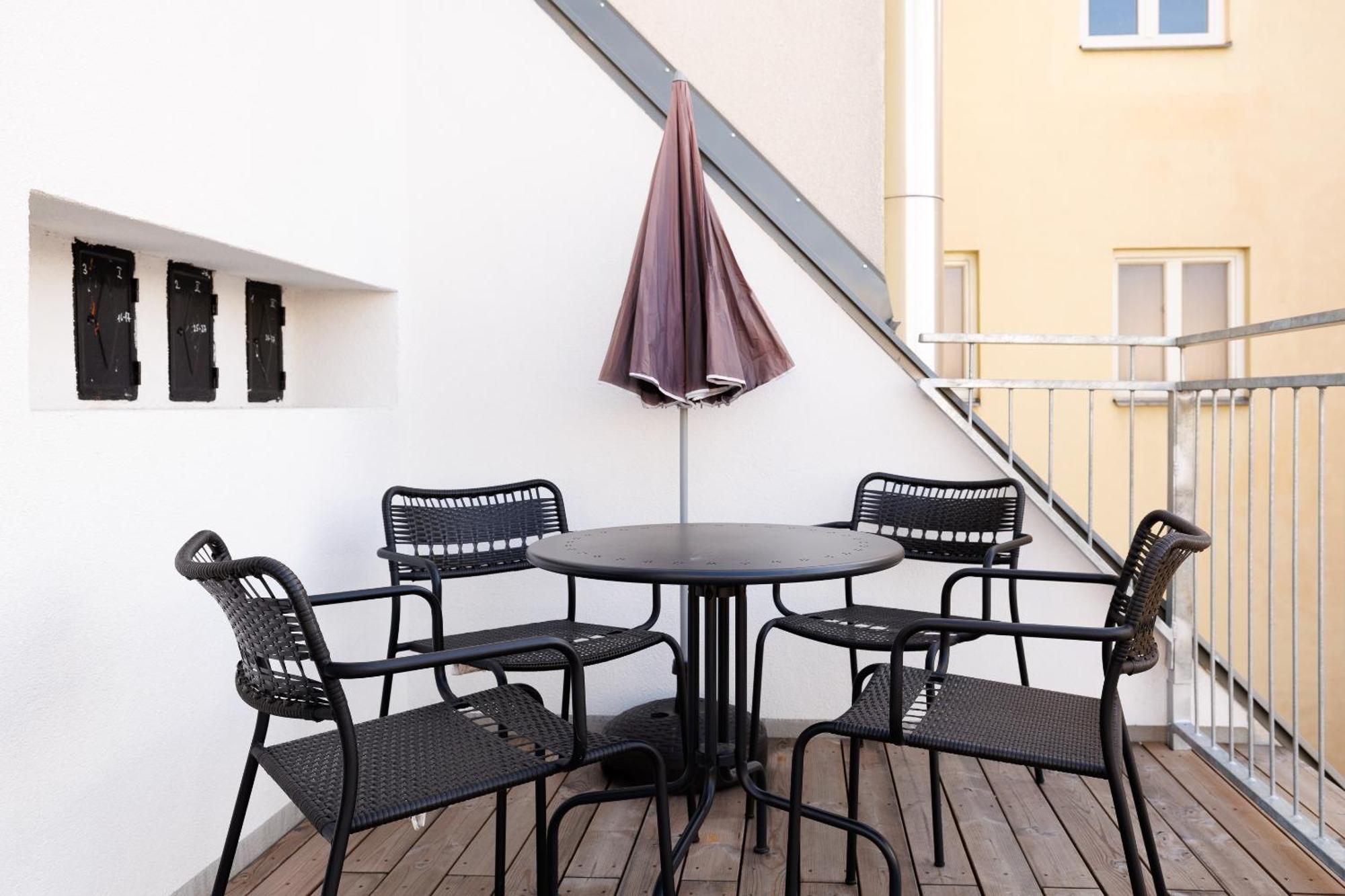 Symphony Apartments 42 - Modern Loft With Terrace And Grill In Central Location Vienne Extérieur photo