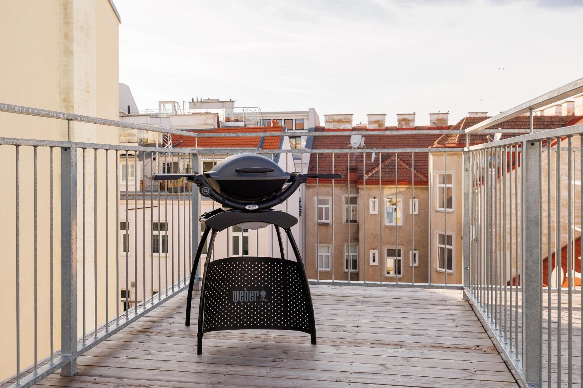 Symphony Apartments 42 - Modern Loft With Terrace And Grill In Central Location Vienne Extérieur photo
